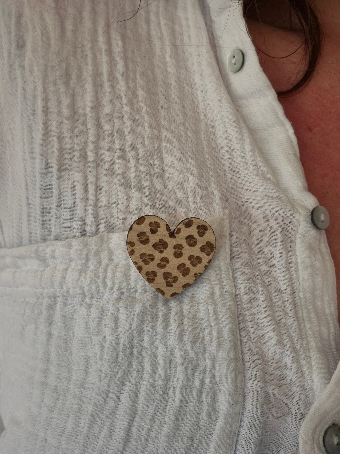 Pins en bois - Coeur léopard